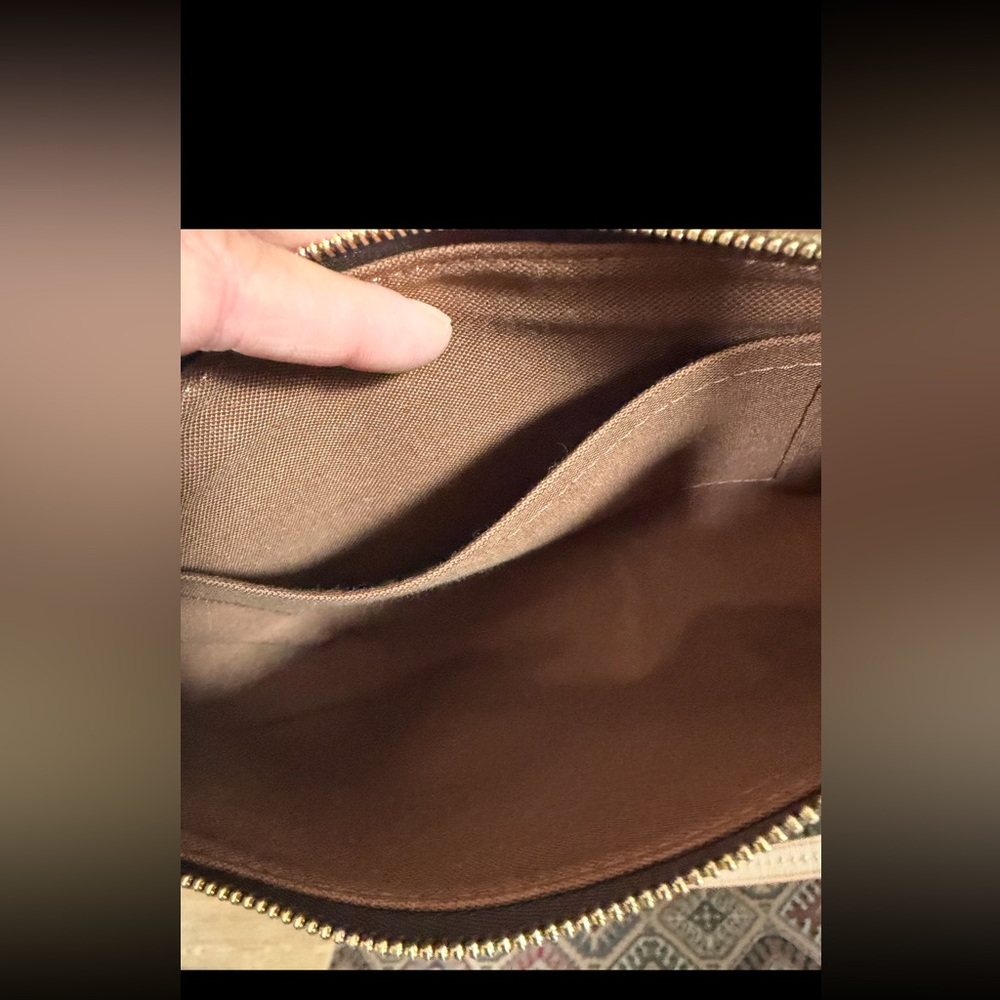 Louis Vuitton Monogram pochette - Picture 8 of 11